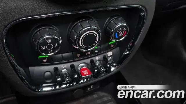 Mini Cooper Clubman 2021 — Photo 17/20