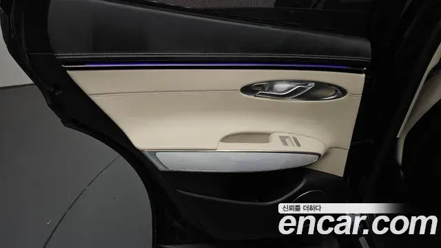 Genesis GV70 2024 — ფოტო 21/34