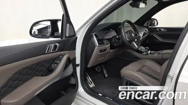 BMW X5M 2021 — ფოტო 13/33