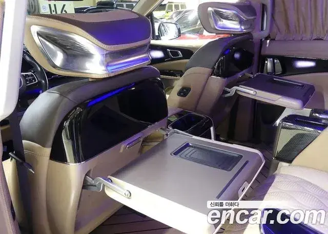 Kia Carnival 2021 — Фото 18/20