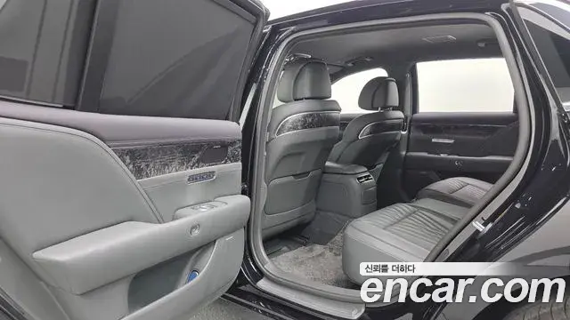 Genesis G90 2025 — Photo 28/34