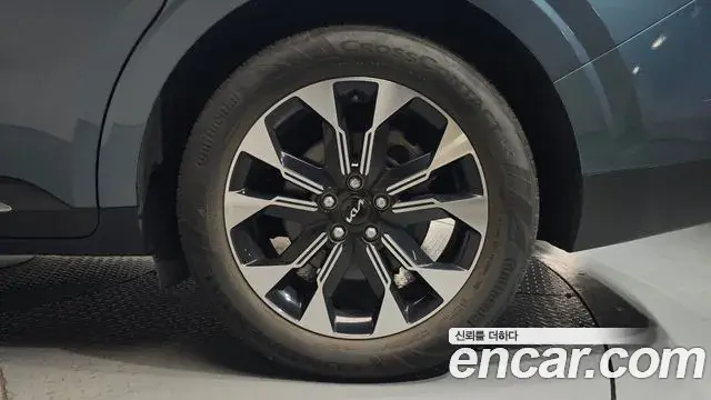 Kia Carnival 2022 — Photo 6/36