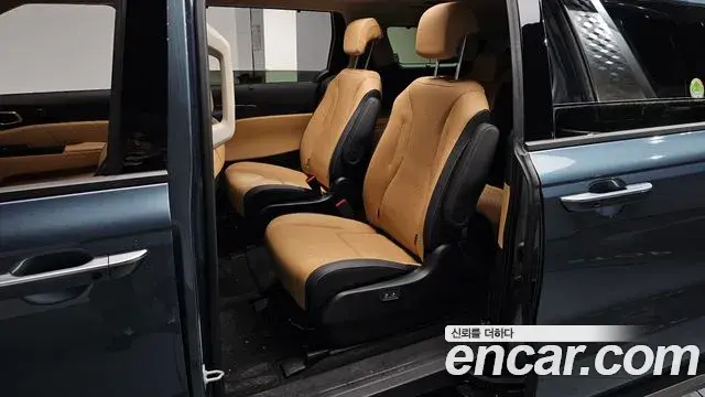 Kia Carnival 2022 — Photo 15/36