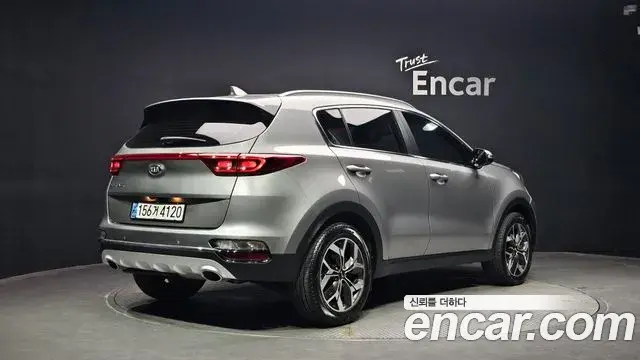 Kia Sportage The Bold 2021 — Photo 2/20