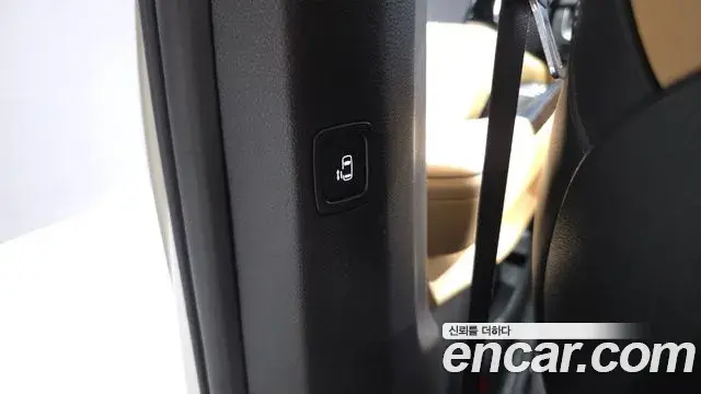 Kia Carnival 2021 — Şəkil 14/31