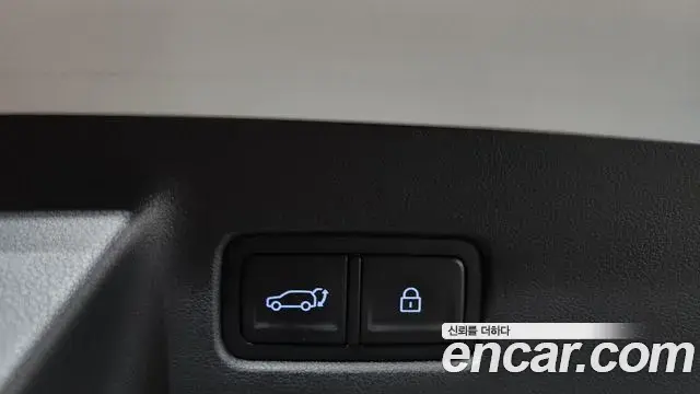 Hyundai Santa Fe 2024 — ფოტო 18/32