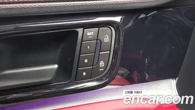 Porsche Panamera 2025 — ფოტო 32/40