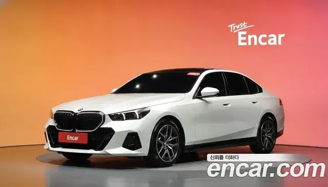 BMW 5 Series 2025 — Фото 1/20