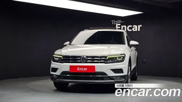 Volkswagen Tiguan 2018 — Şəkil 8/20