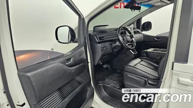 Hyundai Staria 2021 — Фото 10/20