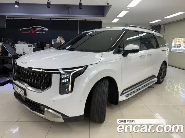 Kia Carnival 2025 — Фото 1/18