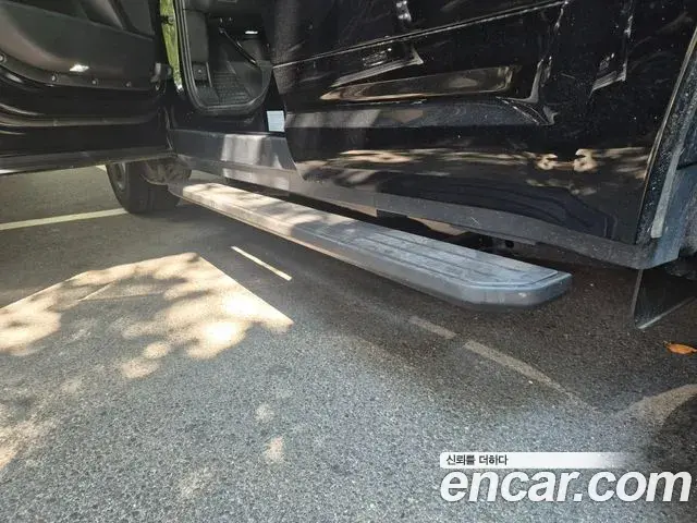 Land Rover Defender 2026 — Photo 14/20