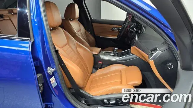 BMW 3 Series 2019 — ფოტო 31/32