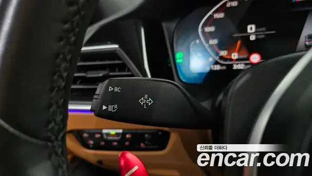 BMW 3 Series 2019 — ფოტო 1/32