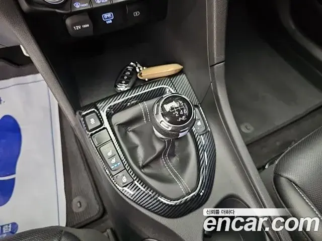 Hyundai Veloster 2020 — Фото 7/18