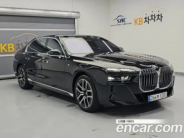 BMW 7 Series 2025 — Photo 15/20