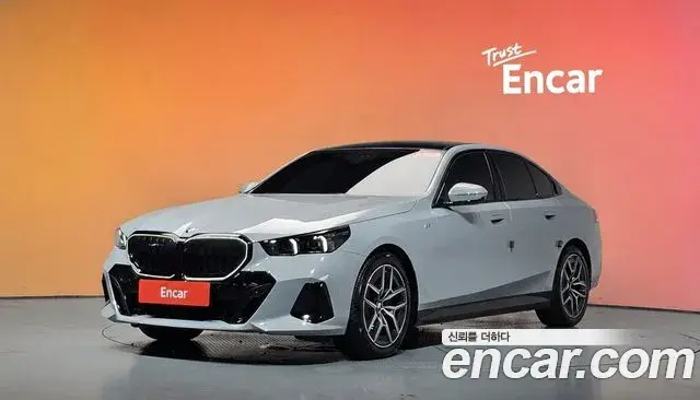 BMW 5 Series 2024 — ფოტო 31/36