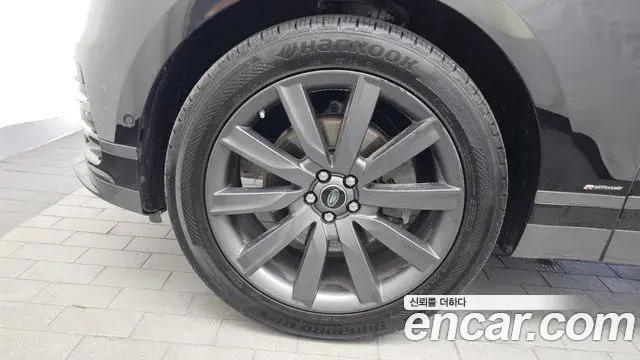 Land Rover Range Rover Velar 2019 — Şəkil 31/38