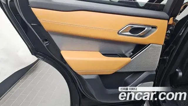 Land Rover Range Rover Velar 2019 — Şəkil 10/38