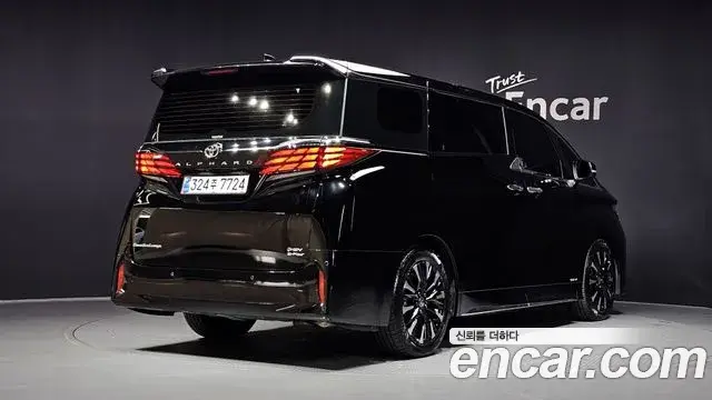 Toyota Alphard 2025 — Şəkil 22/34