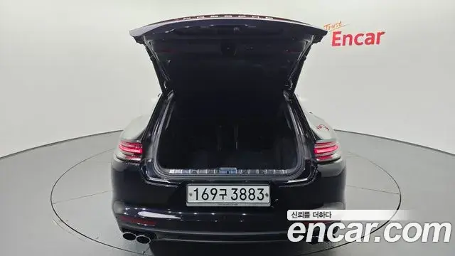 Porsche Panamera 2019 — Photo 16/34