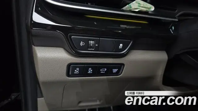 Kia Carnival 2024 — Şəkil 18/20