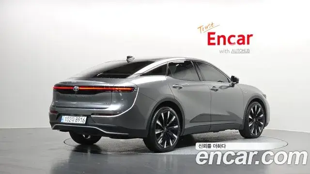Toyota Crown Crossover 2024 — ფოტო 1/35