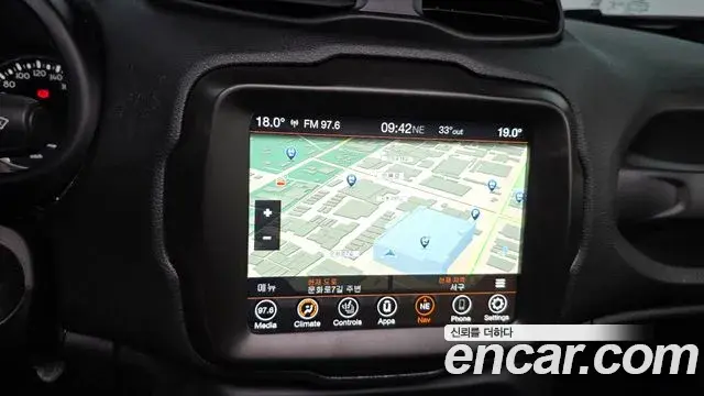 Jeep Renegade 2022 — ფოტო 12/20