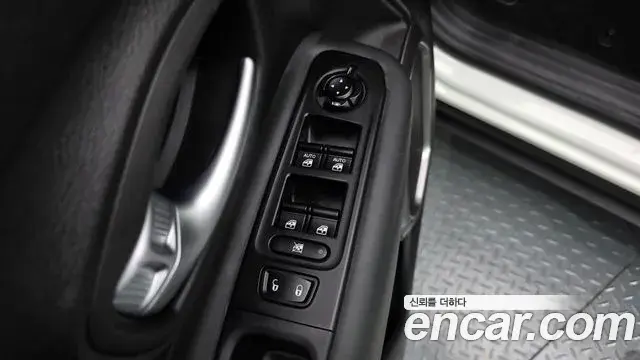 Jeep Renegade 2022 — ფოტო 8/20