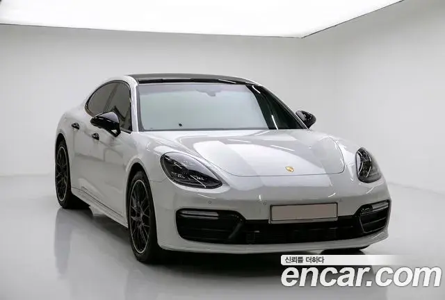 Porsche Panamera 2020 — Photo 8/20