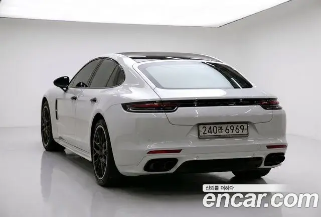 Porsche Panamera 2020 — Photo 11/20
