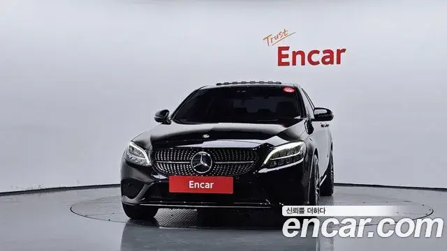 Mercedes-Benz C-Class 2019 — Photo 21/32