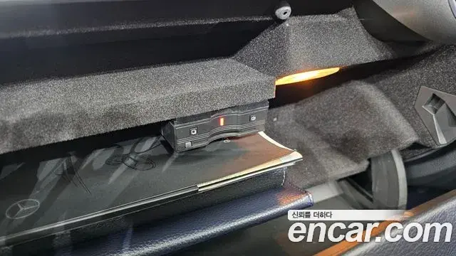 Mercedes-Benz C-Class 2019 — Photo 30/32