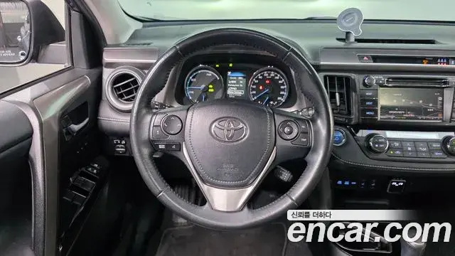 Toyota RAV4 2018 — Фото 13/20