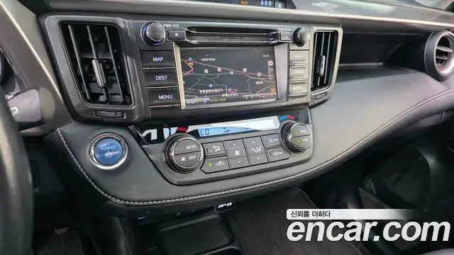 Toyota RAV4 2018 — Фото 14/20