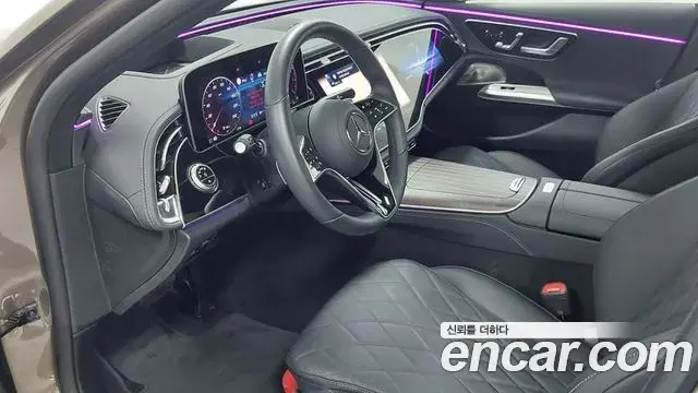 Mercedes-Benz E-Class 2025 — Photo 11/18