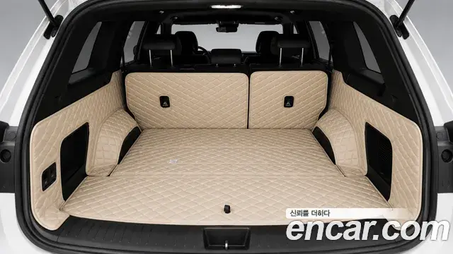 Hyundai Santa Fe 2023 — Фото 18/19