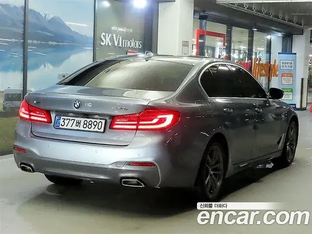 BMW 5 Series 2018 — Фото 3/20