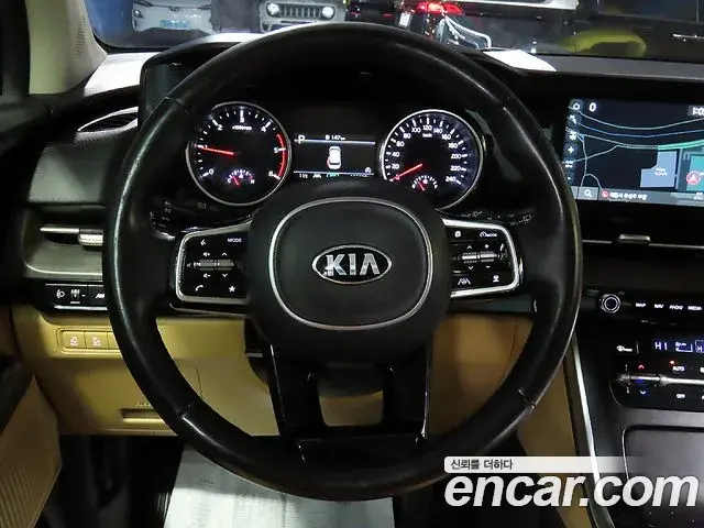 Kia Carnival 2021 — Photo 8/20
