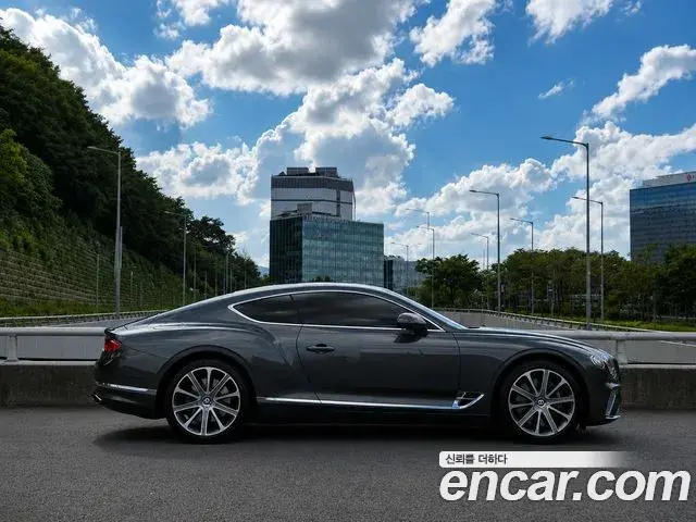 Bentley Continental GT 2019 — Фото 1/20