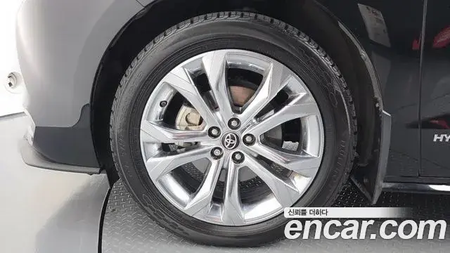 Toyota Sienna 2021 — Şəkil 20/31