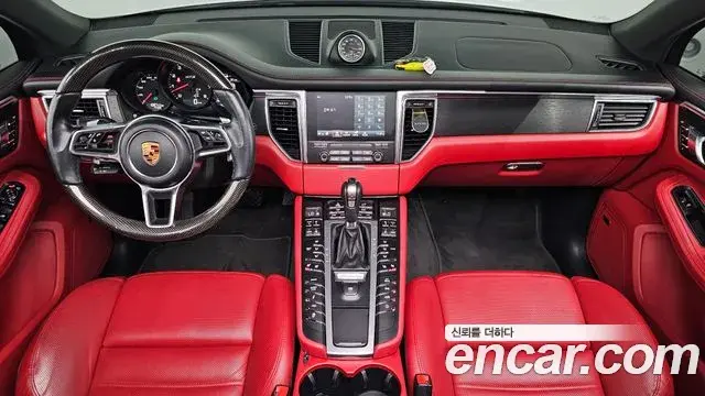 Porsche Macan 2018 — Photo 7/20