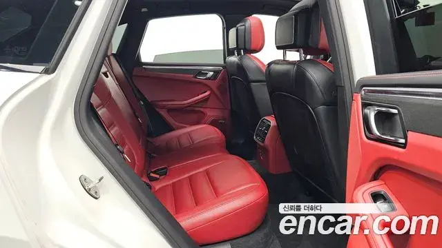 Porsche Macan 2018 — Photo 11/20