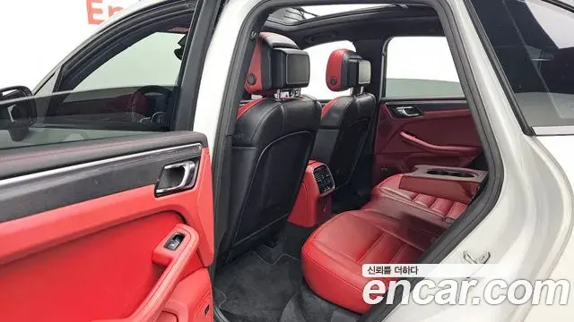 Porsche Macan 2018 — Photo 12/20