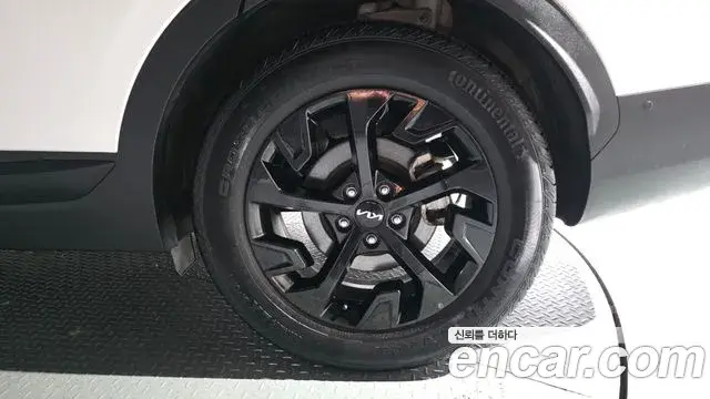 Kia Sportage 2024 — ფოტო 28/40