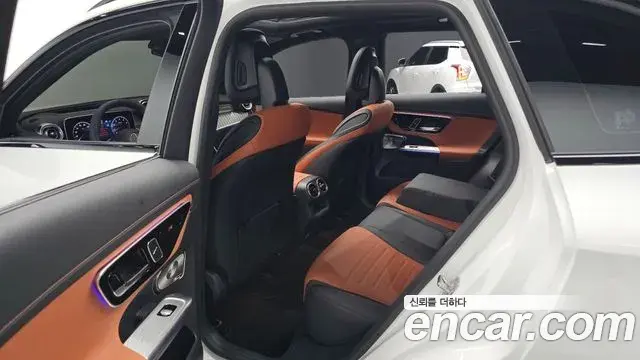 Mercedes-Benz GLC-Class 2026 — Photo 17/34