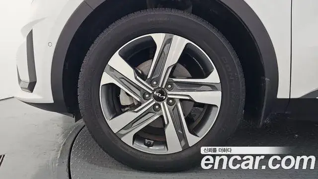 Kia Sorento 2023 — Фото 5/20