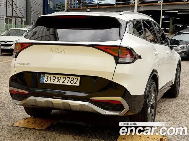 Kia Sportage 2022 — Фото 3/20