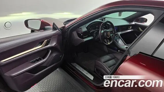 Porsche Taycan 2020 — Photo 34/36