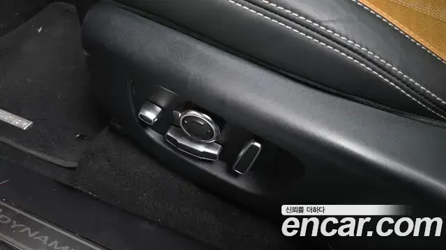 Land Rover Range Rover Velar 2018 — Şəkil 22/35